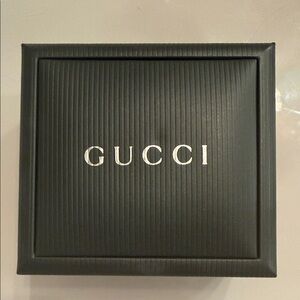 Gucci 1900L square-faced watch in stainless steel with a black dial